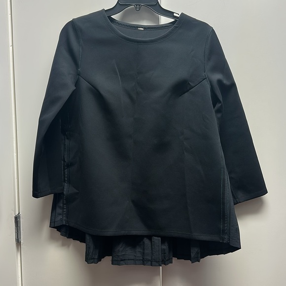 Lululemon Pleat On Long Sleeve Black size 4 or 6? - Picture 7 of 8
